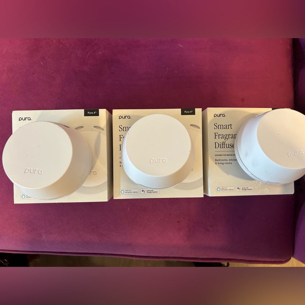Lot 3 Pura White Smart Fragrance Diffusers